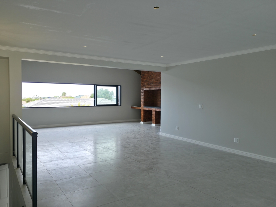 3 Bedroom Property for Sale in Wavecrest Eastern Cape